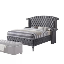 Load image into Gallery viewer, Amor Crowle Upholstered Sleigh Bed
